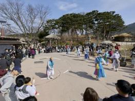 아산 외암마을서 울려 퍼진 무사안녕의 기원, '정월대보름 행사' 성료 기사 이미지