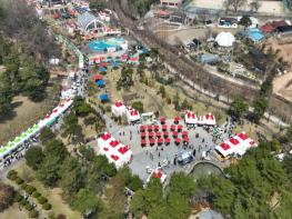 논산딸기축제, 지역과 세계를 잇는 성공적 무대 마무리 기사 이미지